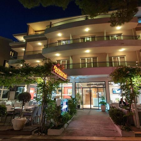 Hotel Maritimo ماكارسكا المظهر الخارجي الصورة