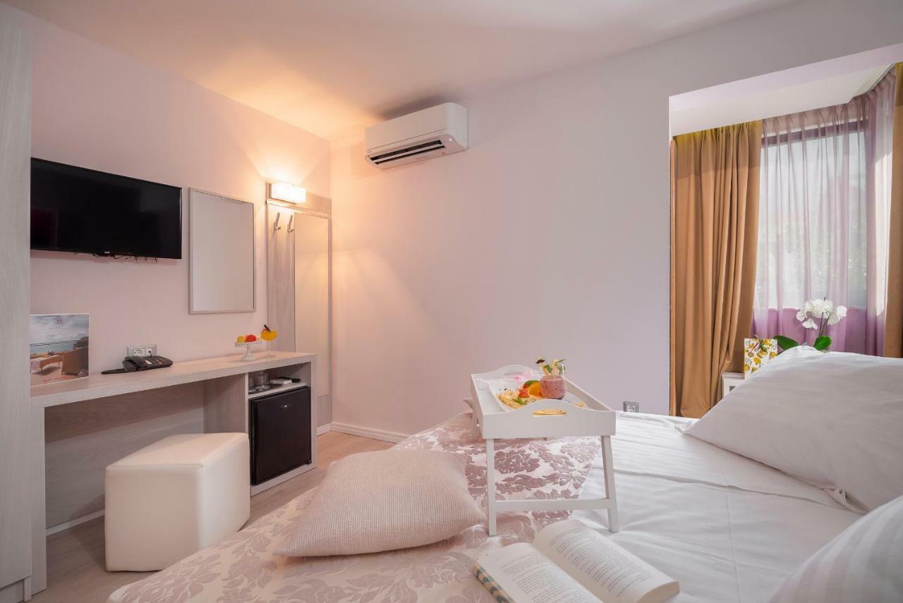 Hotel Maritimo ماكارسكا المظهر الخارجي الصورة