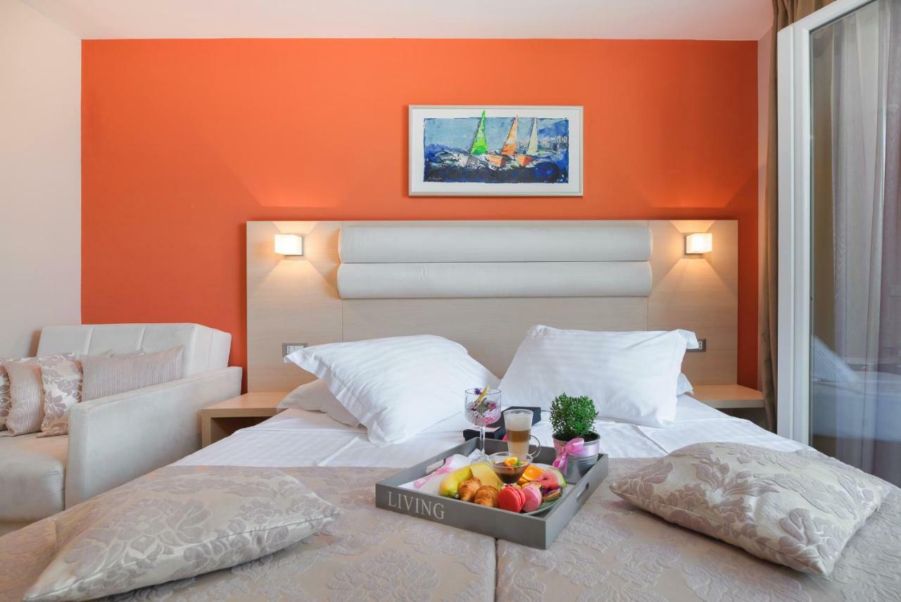 Hotel Maritimo ماكارسكا المظهر الخارجي الصورة