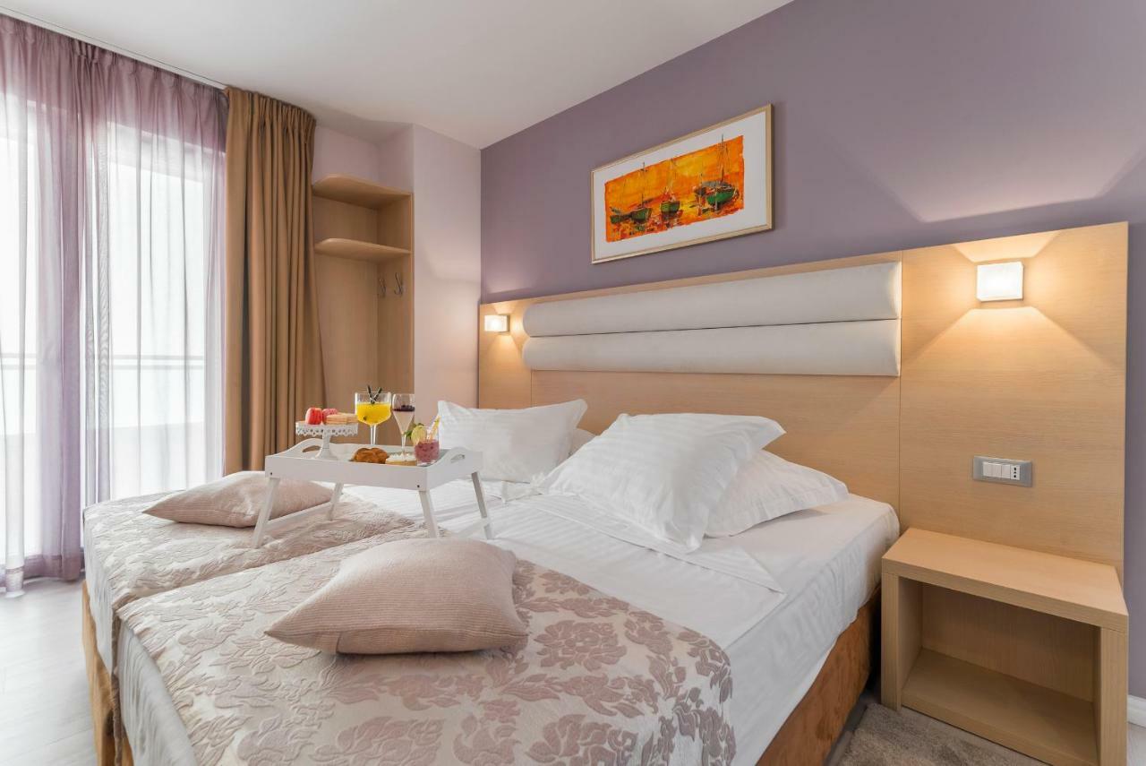 Hotel Maritimo ماكارسكا المظهر الخارجي الصورة