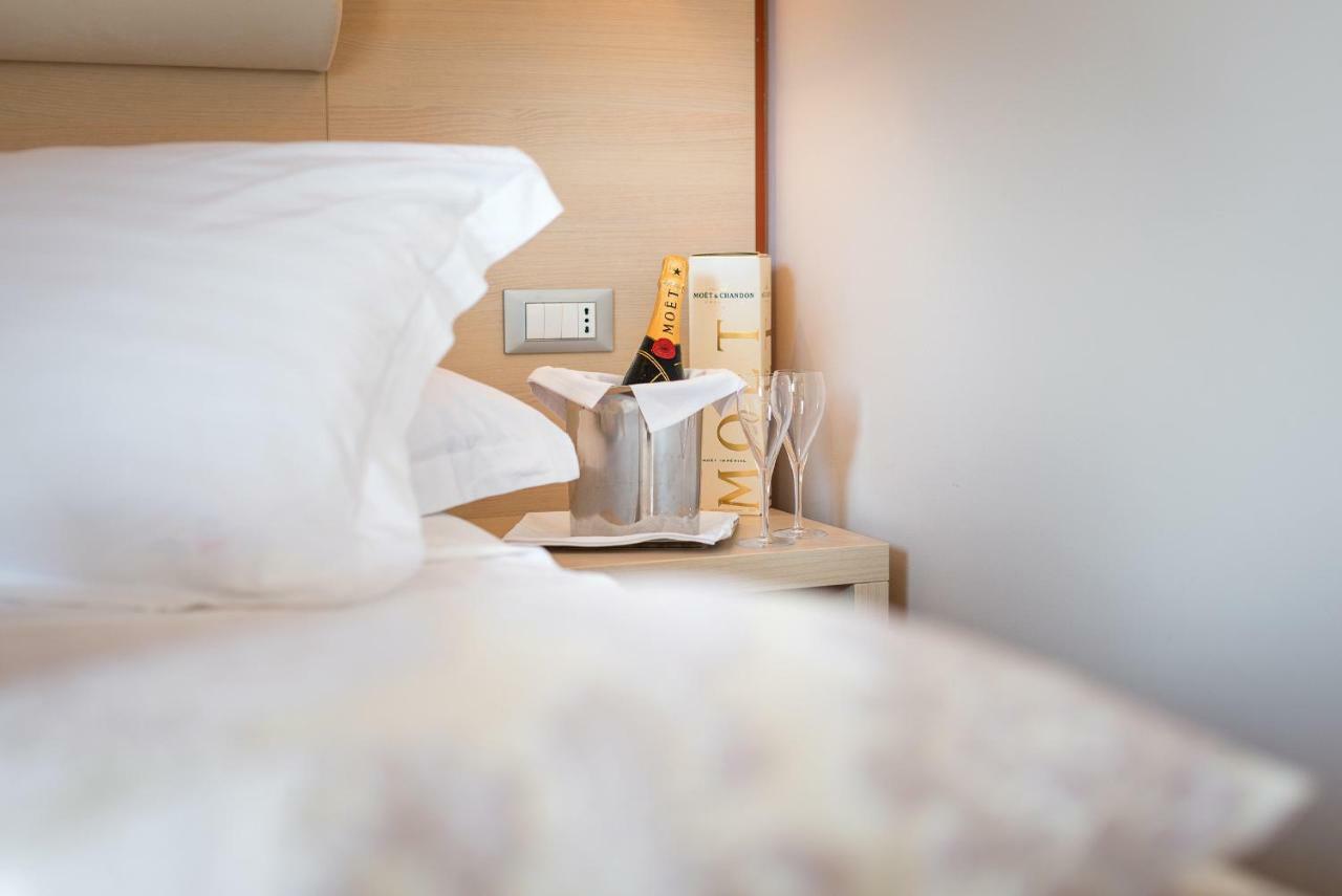 Hotel Maritimo ماكارسكا المظهر الخارجي الصورة